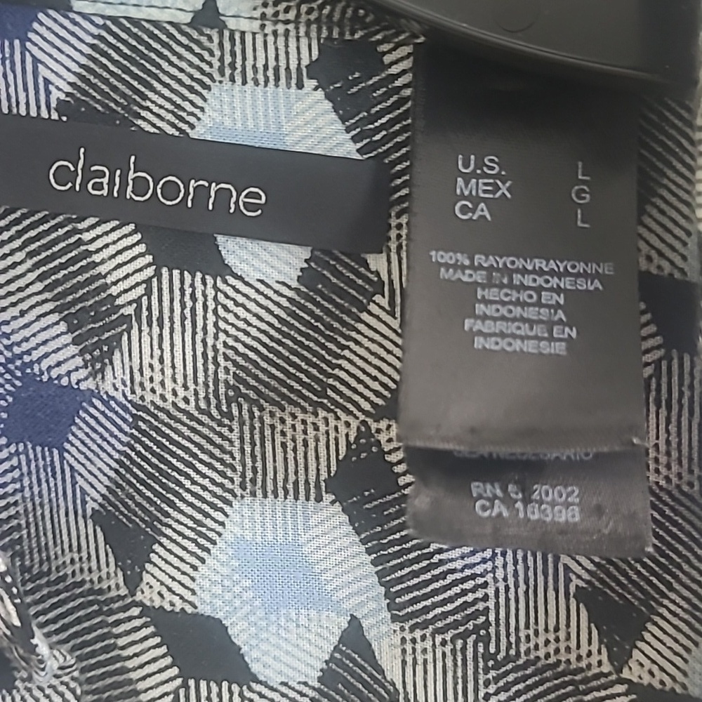 Claiborne Men's button down shirt short sleeve blue black geometric print EUC - Picture 4 of 5